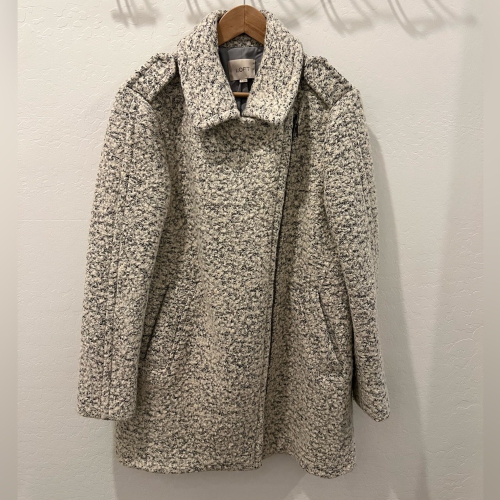 LOFT Women's Black and White Teddy Jacket